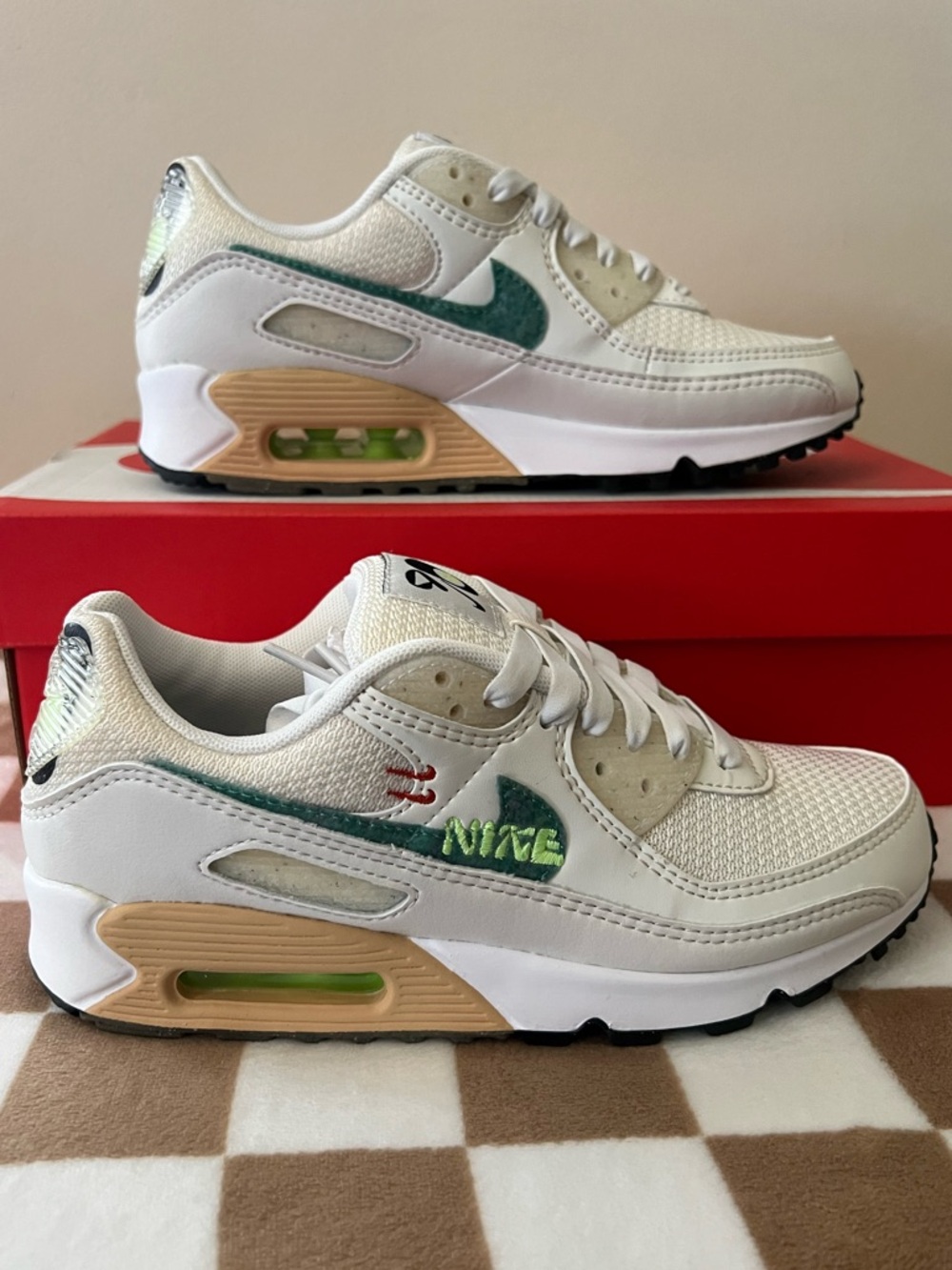 Nike Air Max 90 SE Sneakers Neptune Green/White DO9850 100 Women’s Sz 6.5 BNIB